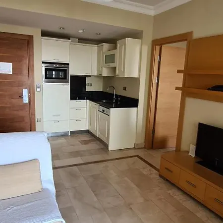 Gold Apartment *